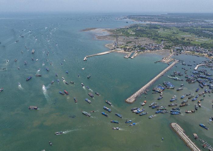 海南萬艘漁船出港“耕?！?>
     <p>海南萬艘漁船出港“耕?！?/p>
</a><a href=
