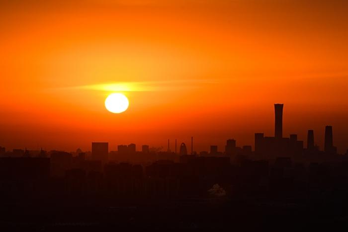 新年日出來啦！迎接2025年的第一縷陽光