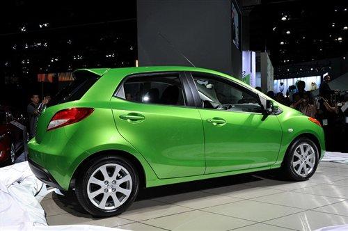 明年夏季上市 2011款馬自達(dá)2實(shí)車亮相 汽車之家