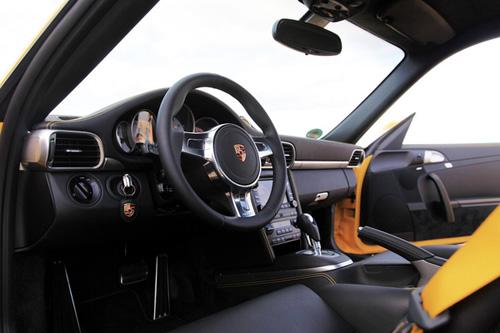 速度藝術(shù) 激情試駕新款保時(shí)捷911 Turbo